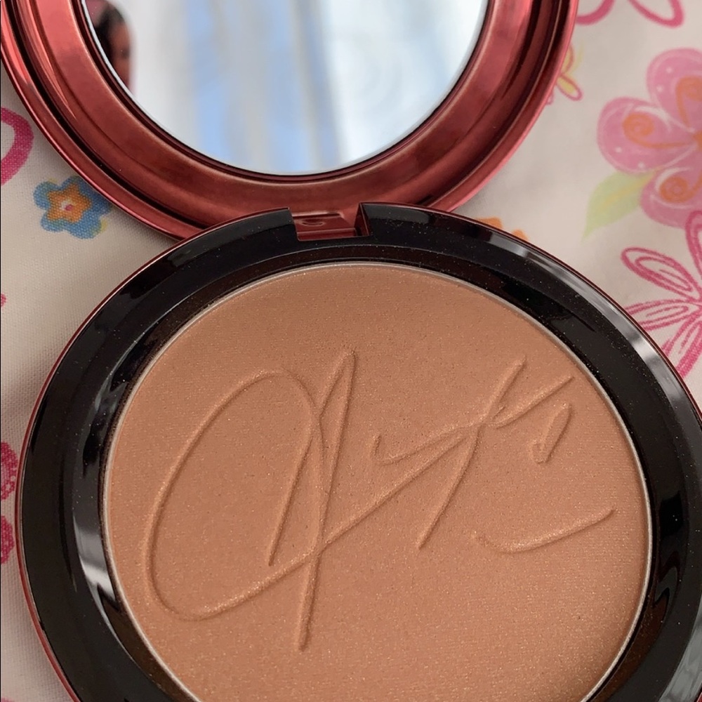 High end makeup lot - Picture 3 of 9